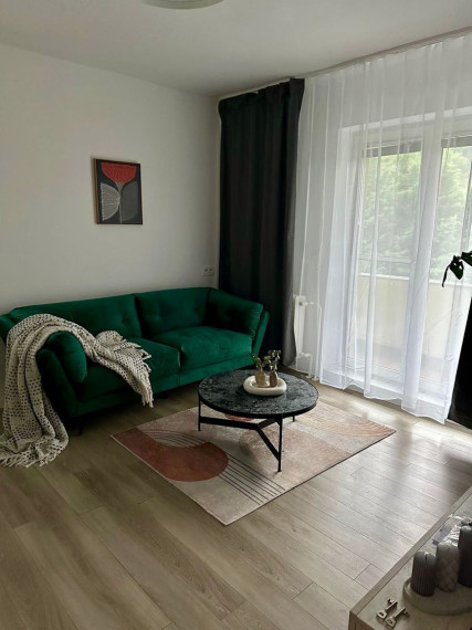 Svetlý 3i byt s terasou, záhradou a bazénom – Staré Mesto TOP