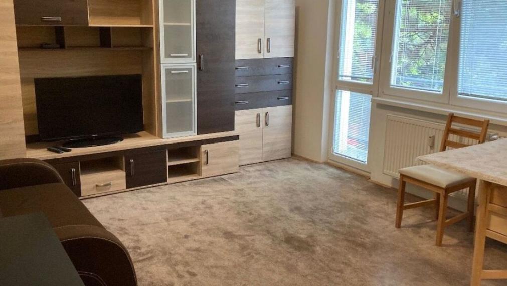 Byt na prenájom - ul. Haburská, Bratislava II TOP