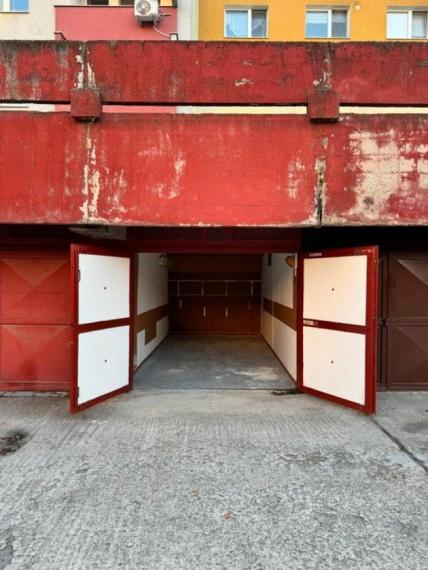 Garáž, ul.Bebravská, Bratislava II