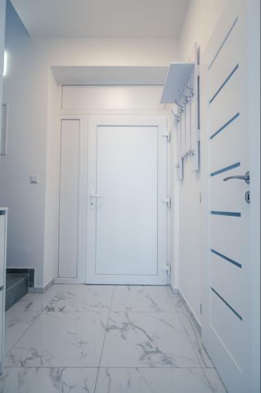 2-izbový byt s predzáhradkou aj parkovaním – pocit domu za cenu bytu