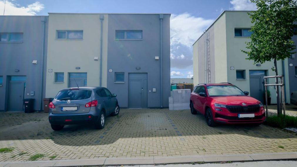 2-izbový byt s predzáhradkou aj parkovaním – pocit domu za cenu bytu