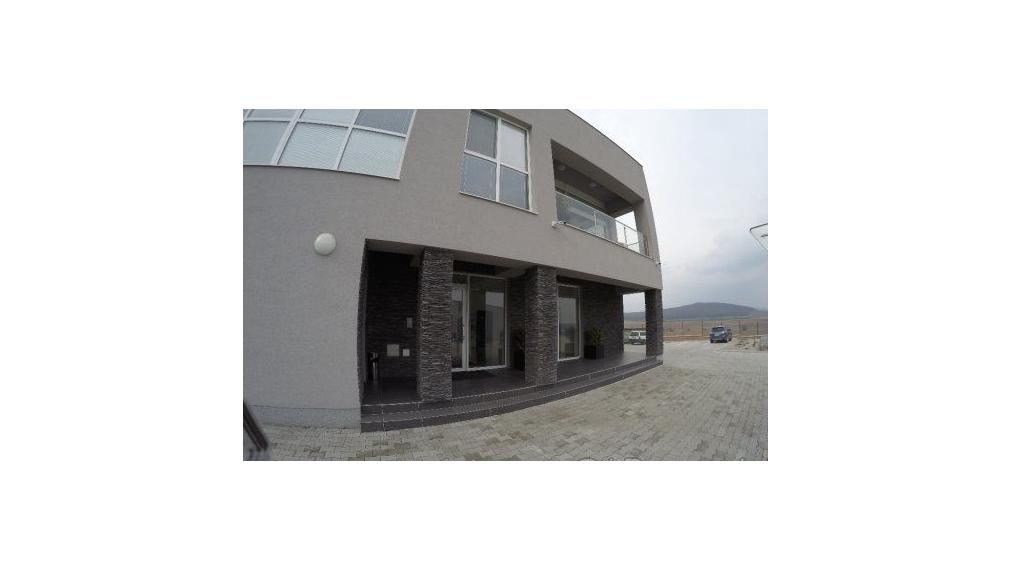 Moderné kancelárske priestory s možnosťou skladu, okolie Nitry