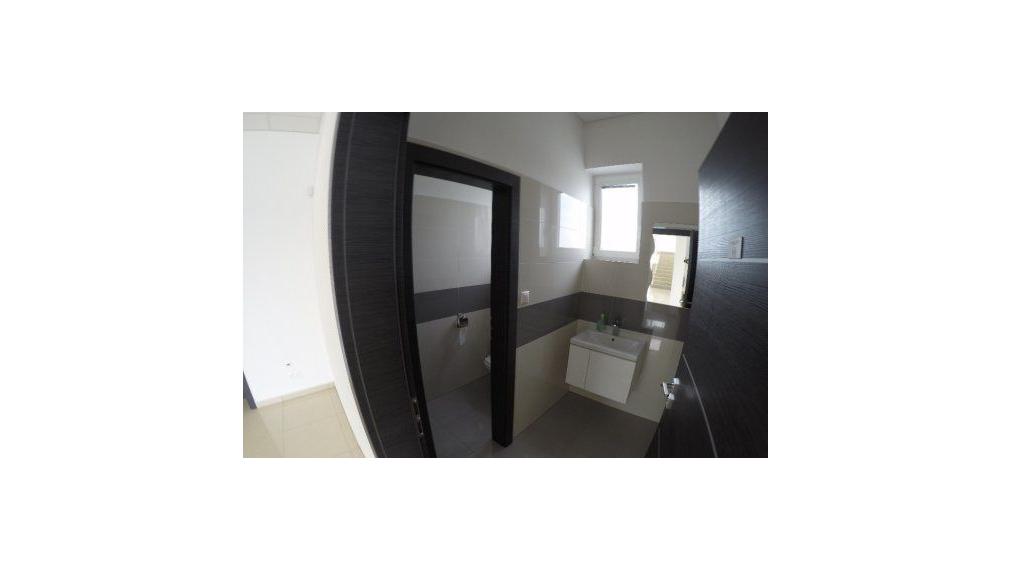 Moderné kancelárske priestory s možnosťou skladu, okolie Nitry