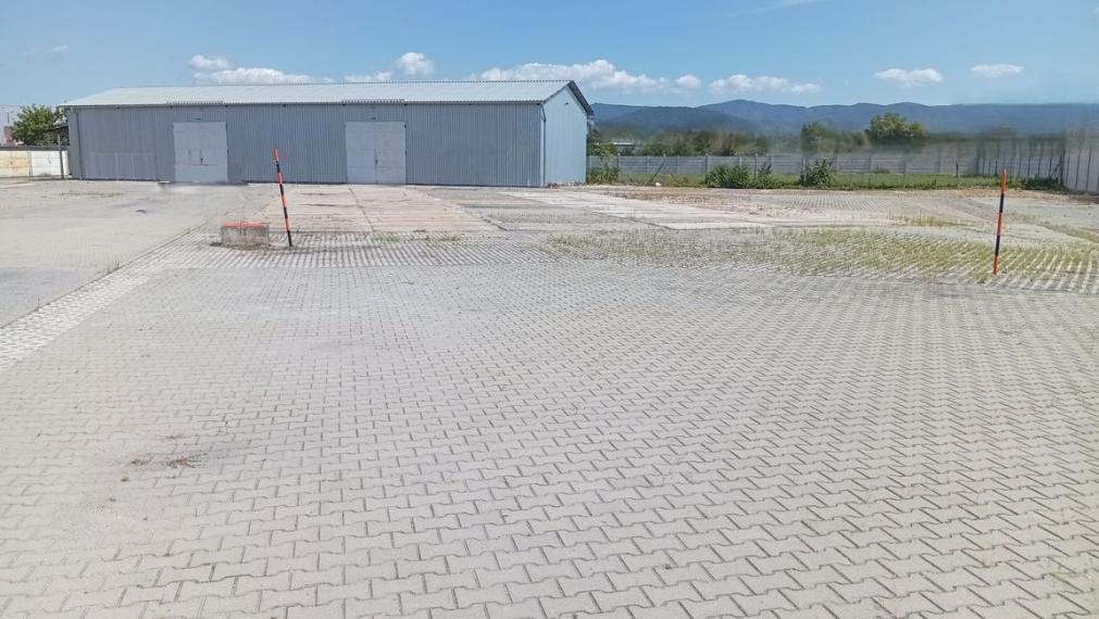 Komerčný areál, Nové Mesto nad Váhom 