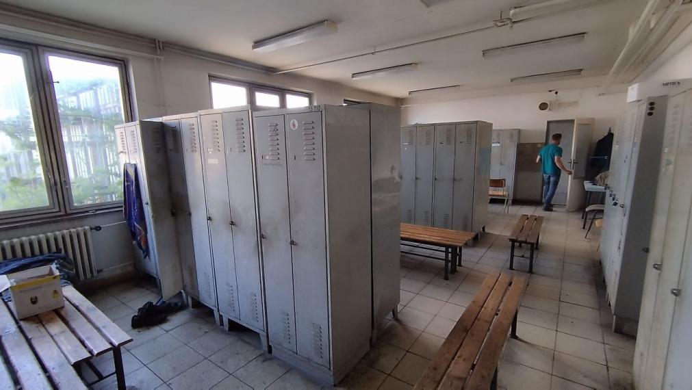 Predaj: Výrobná hala s kompletným zázemím v monitorovanom areáli Chemolak