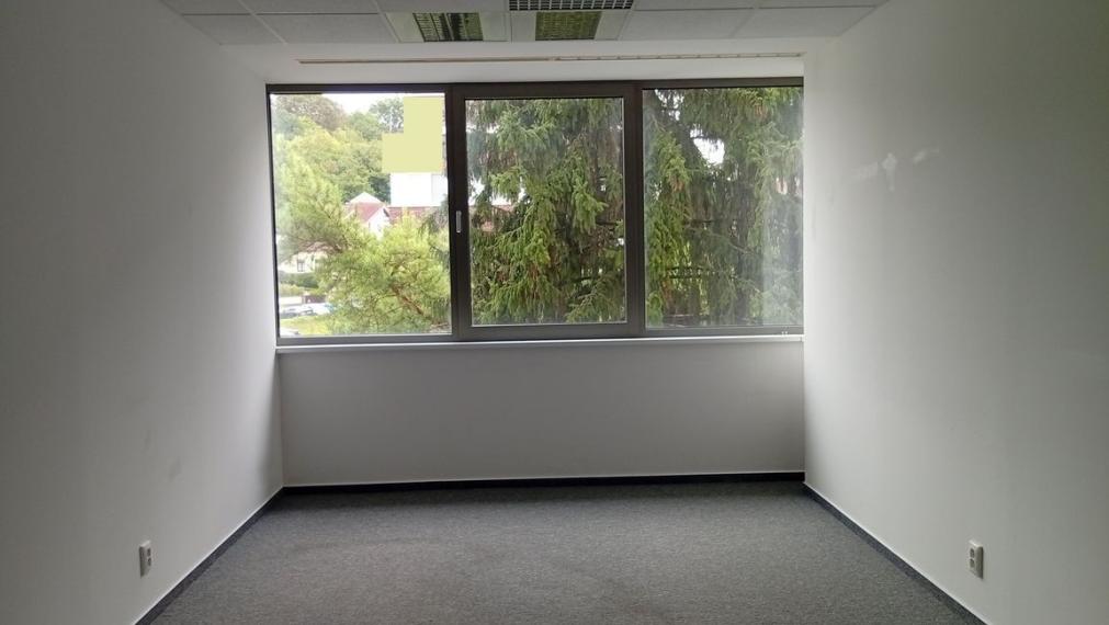 klimatizované administratívne priestory, širšie centrum, Trenčín.