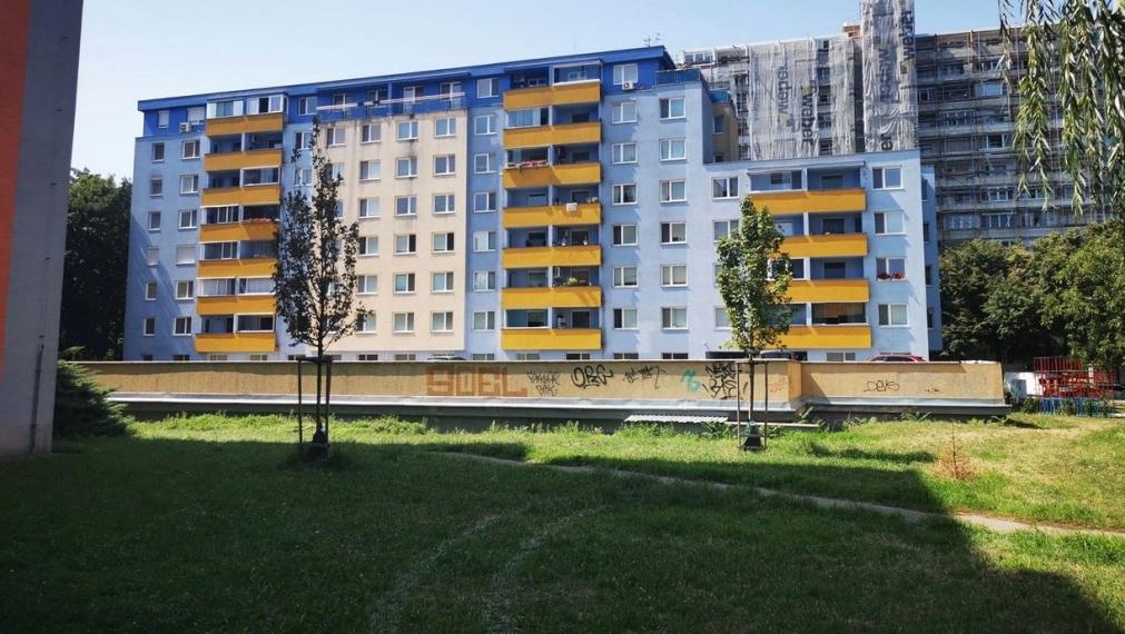 Byt na prenájom - ul. Rezedová, Bratislava II TOP