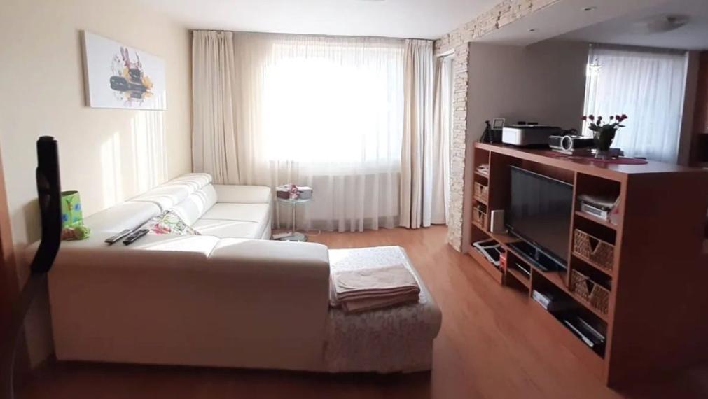 Byt na prenájom - ul. Rezedová, Bratislava II TOP