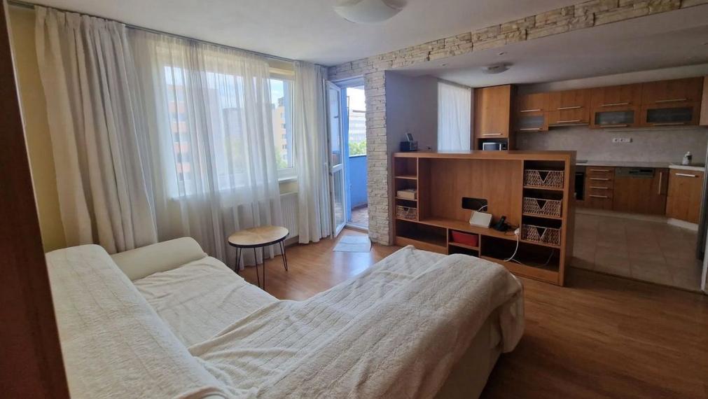 Byt na prenájom - ul. Rezedová, Bratislava II TOP