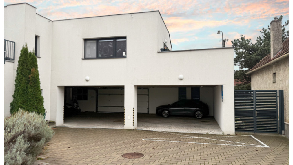 štýlový 3-izbový byt s veľkou terasou, Pezinok TOP