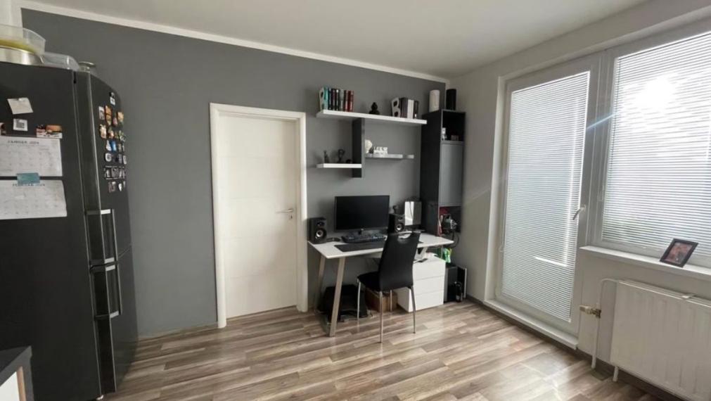 Zrekonštruovaná dvojgarsónka, Bratislava V TOP