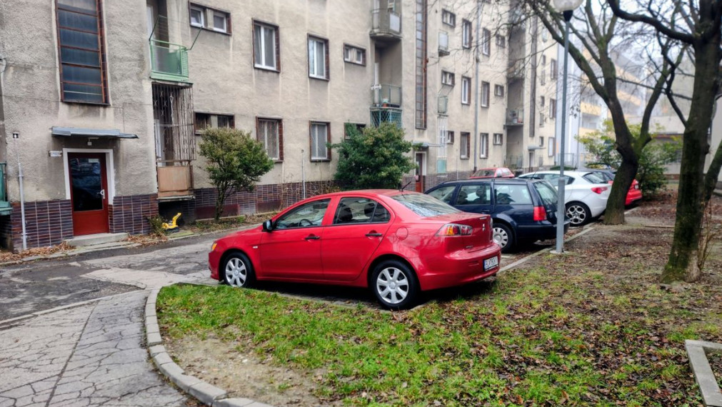 Na prenájom: priestranný 3-izbový byt na Kalinčiakovej ulici