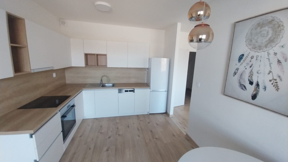 Moderný 2-izbový byt na prenájom – Sídlisko Juh, Liptovská, vlastné parkovanie