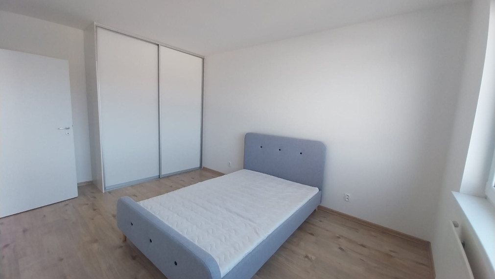 Moderný 2-izbový byt na prenájom – Sídlisko Juh, Liptovská, vlastné parkovanie