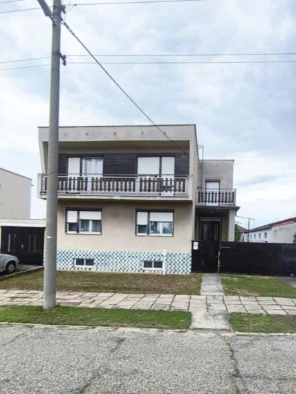 Chata na predaj - Holíč