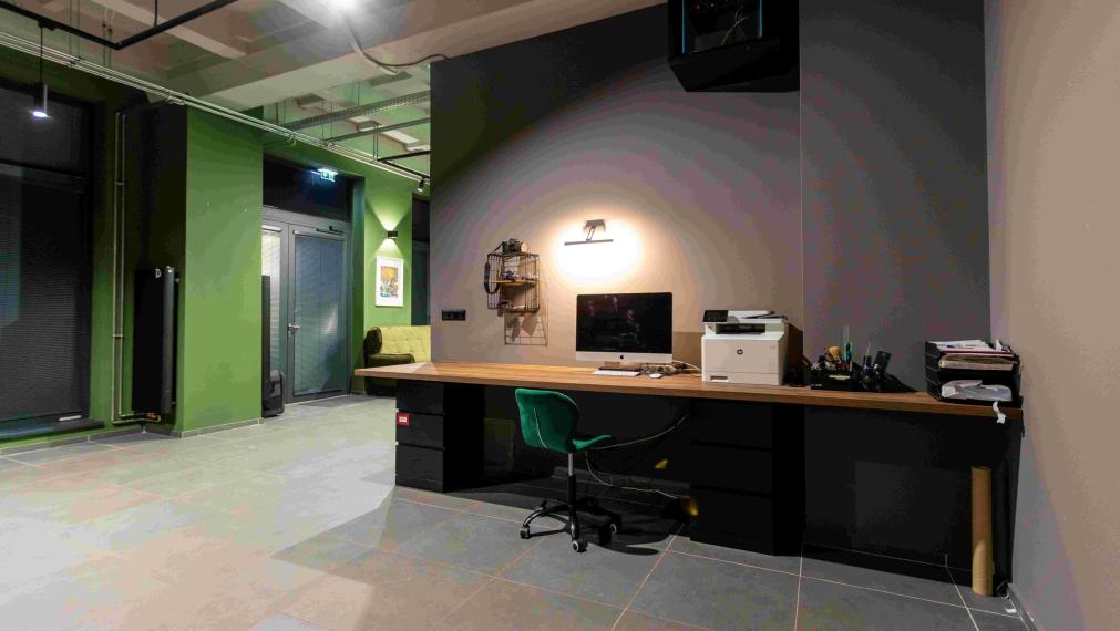 Obchodný priestor s vysokými stropmi vhodný aj na kaviareň, Sliačska, 129,82m2