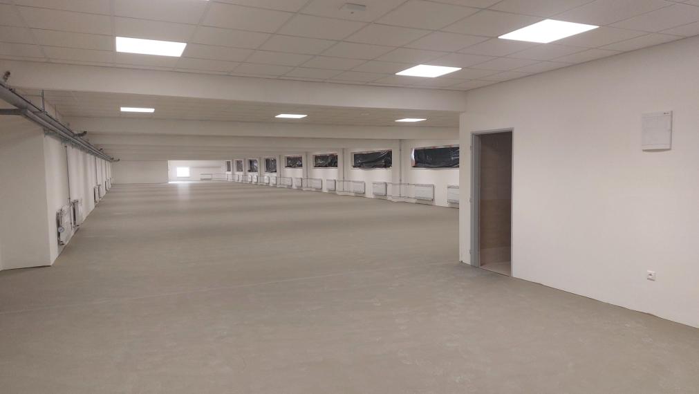 Sklady 1 600-14 550m2 na prenájom - Trenčín