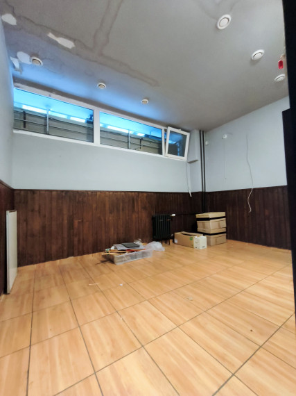 Obchodný priestor na prenájom - Ovsištské námestie, Bratislava V 