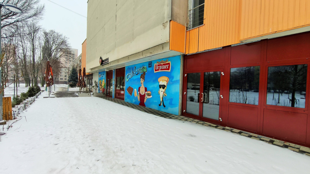 Obchodný priestor na prenájom - Ovsištské námestie, Bratislava V 