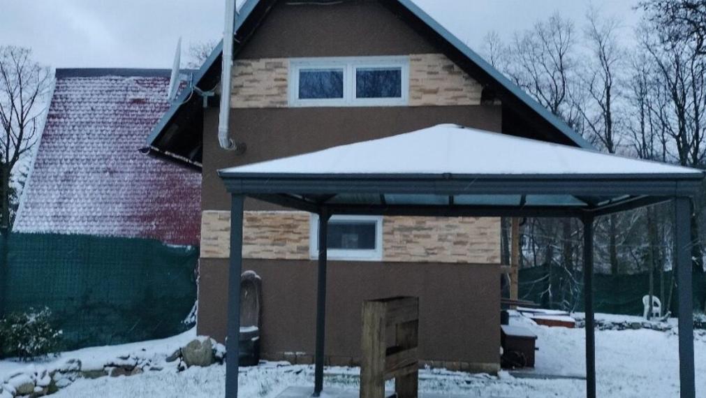 Chata na predaj - Modra