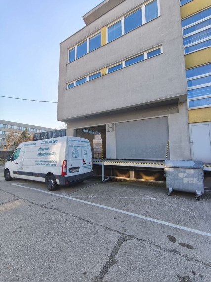Obchodno - skladovy priestor na prenajom - Bratislava III