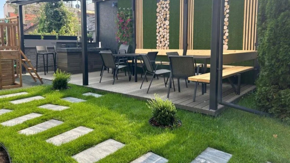  2-izbový byt  v historickom dome, ul.Námestie 1. mája, Bratislava I TOP