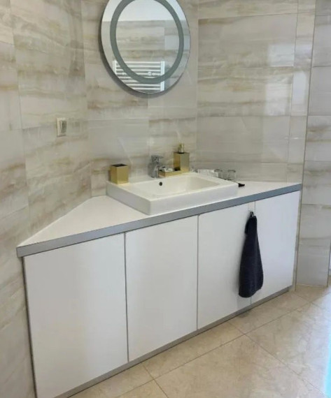  2-izbový byt  v historickom dome, ul.Námestie 1. mája, Bratislava I TOP