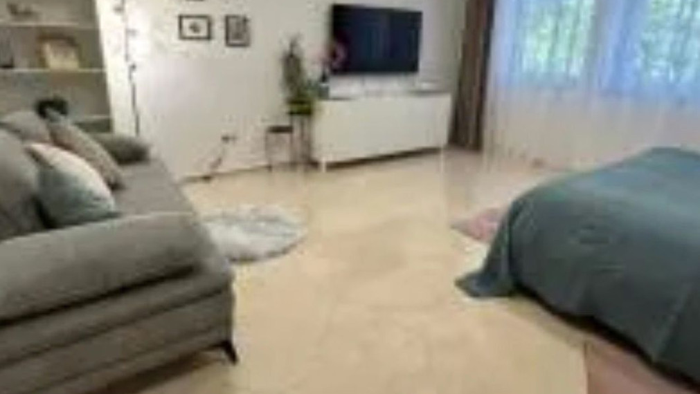  2-izbový byt  v historickom dome, ul.Námestie 1. mája, Bratislava I TOP