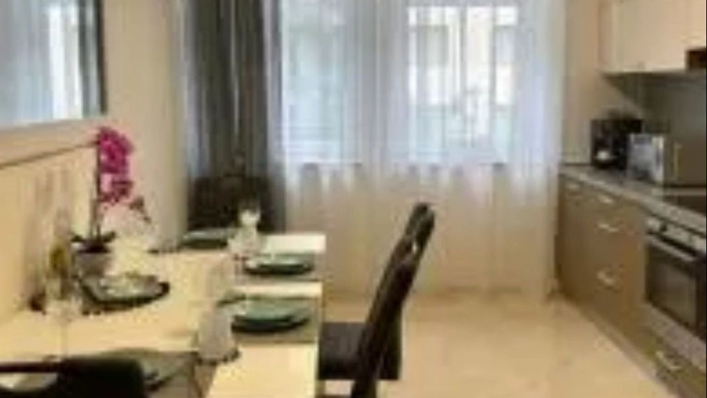  2-izbový byt  v historickom dome, ul.Námestie 1. mája, Bratislava I TOP