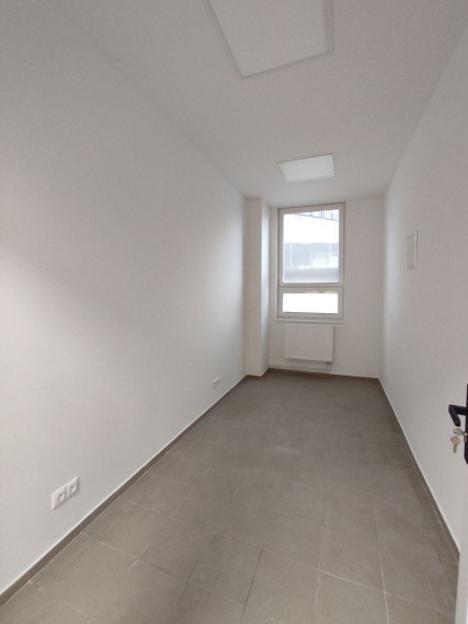 Administratívny priestor 225m2 na Kalinčiakovej ulici, v tesnej blízkosti TOWER 5 a štadióna Tehelné pole, BA3