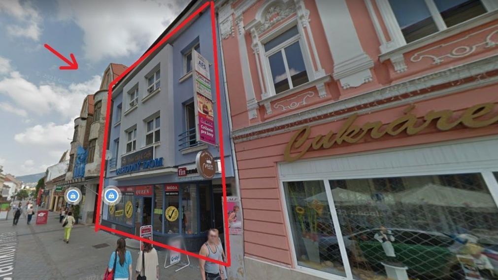 Obchodno-kancelárske priestory na pešej zóne s parkovaním