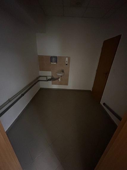 Obchodno-kancelárske priestory na pešej zóne s parkovaním