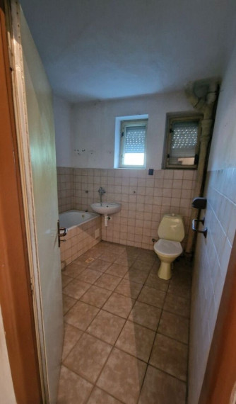 Na predaj 8-izbový rodinný dom v Galante TOP