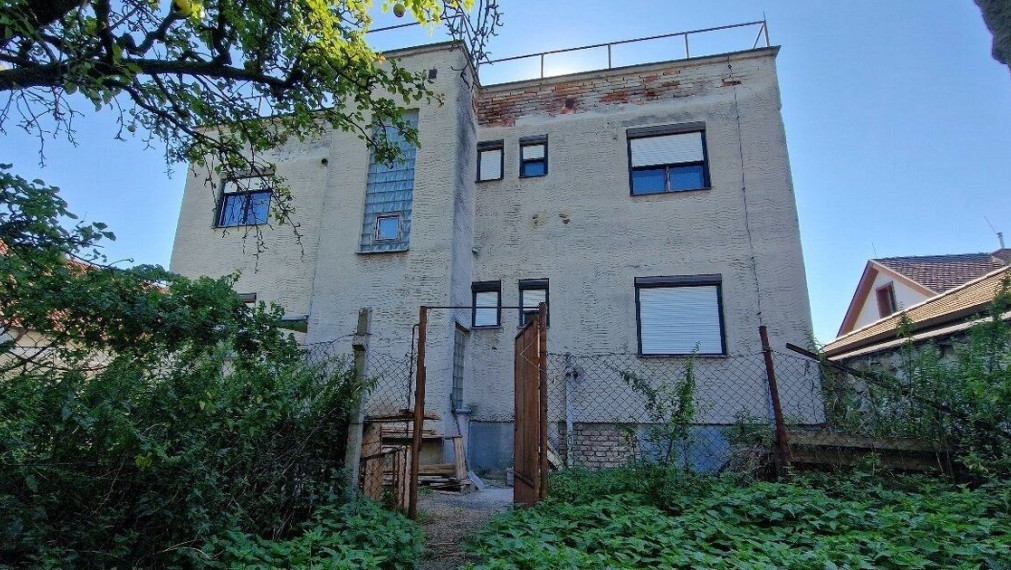 Na predaj 8-izbový rodinný dom v Galante TOP