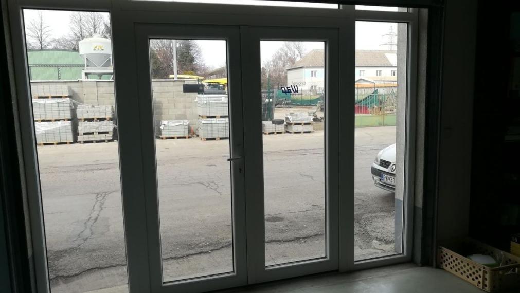 2 samostatne skolaudované budovy, Trnava