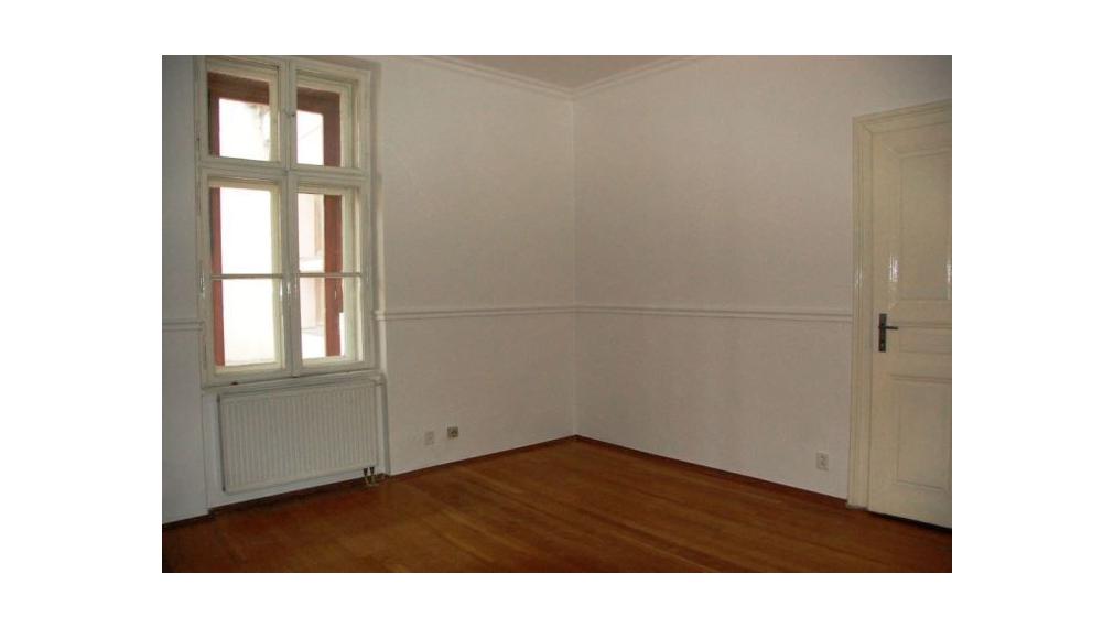 28 m2 až 168 m2 - Obchodné priestory, Trenčín-centrum