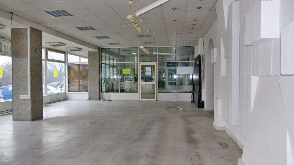 Obchodné priestory,Trenčín, Za mostami