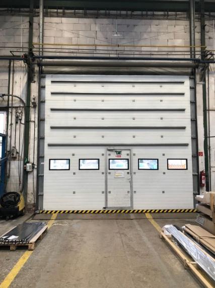 Priemyselná hala, Dubnica nad Váhom