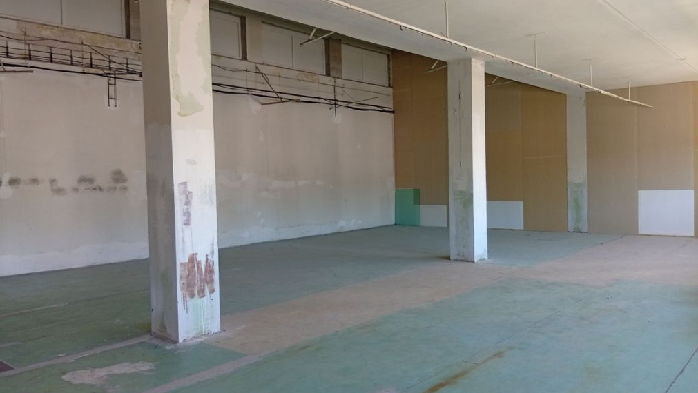 Na prenájom komerčné priestory v Trenčíne, Za mostami