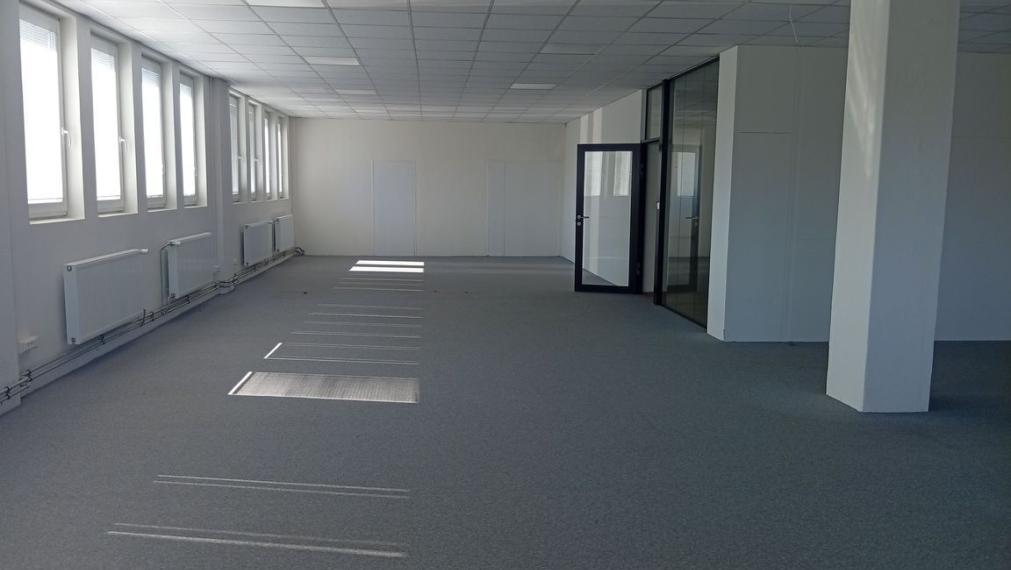 Zrekonštruované administratívne priestory ,Trenčín, Zámostie