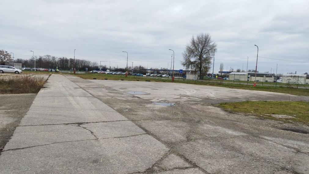 Spevnené plochy a parkovacie miesta na prenájom, Priemyselná ulica,Galanta