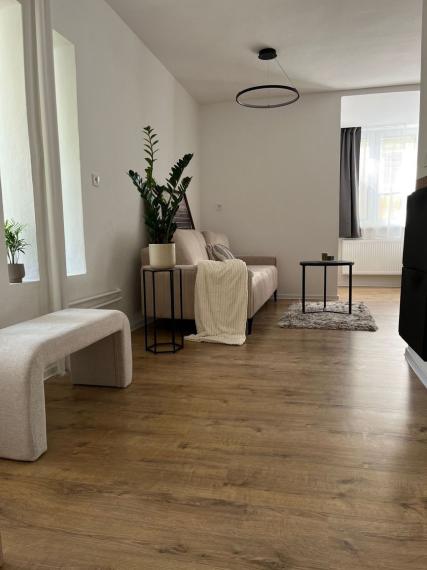 Na prenájom priestranná garsónka  v lokalite Horského parku TOP