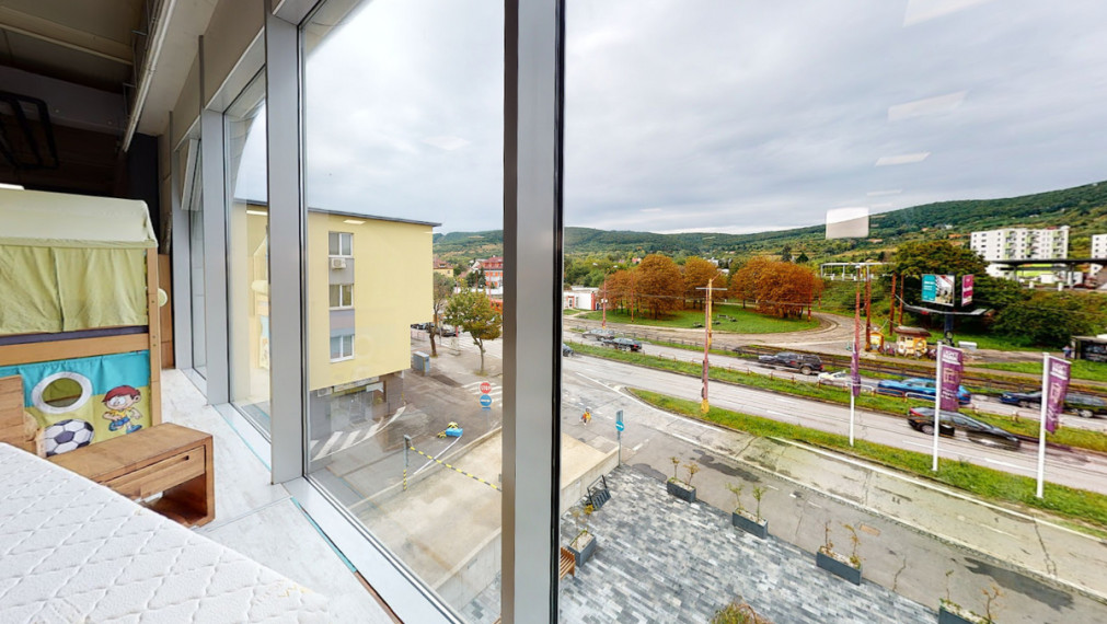 183m2 Obchodný priestor s veľkými výkladmi na Račiansku ulicu, Bratislava III