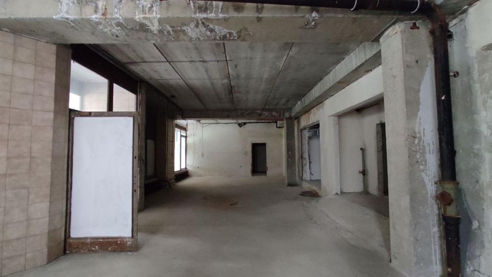 Obchodné priestory na námestí Dlhé Diely, Karlová Ves