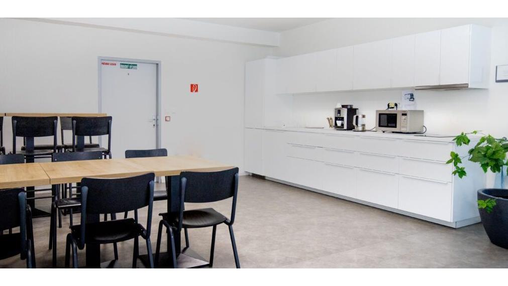 Kancelárie pri ceste do Pezinka na prenájom, Rybničná-Vajnory