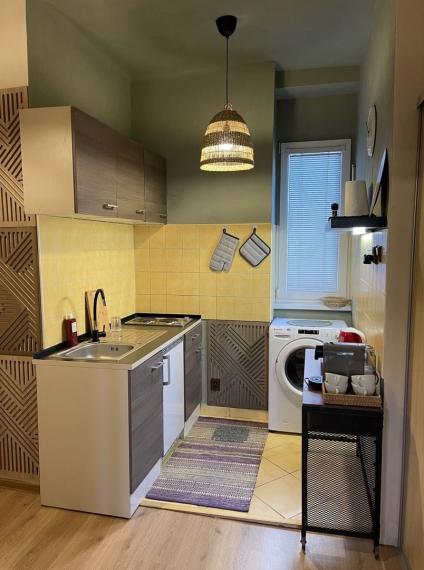 Dizajnový byt v srdci Bratislavy – 42 m² pokoja a funkčnosti