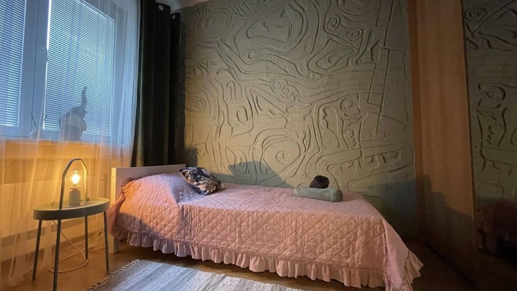 Dizajnový byt v srdci Bratislavy – 42 m² pokoja a funkčnosti