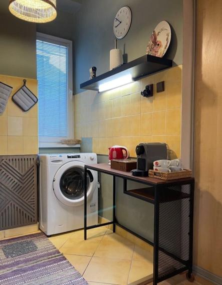 Dizajnový byt v srdci Bratislavy – 42 m² pokoja a funkčnosti