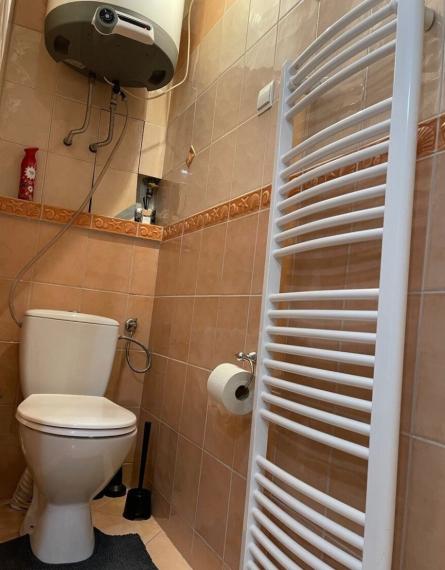 Dizajnový byt v srdci Bratislavy – 42 m² pokoja a funkčnosti