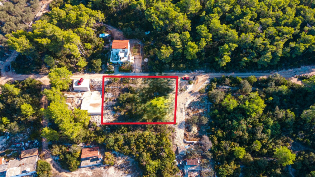 Kúsok raja na predaj – pozemok v srdci Dalmácie